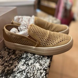 Steve Madden Gal-P Slip on Sneaker
